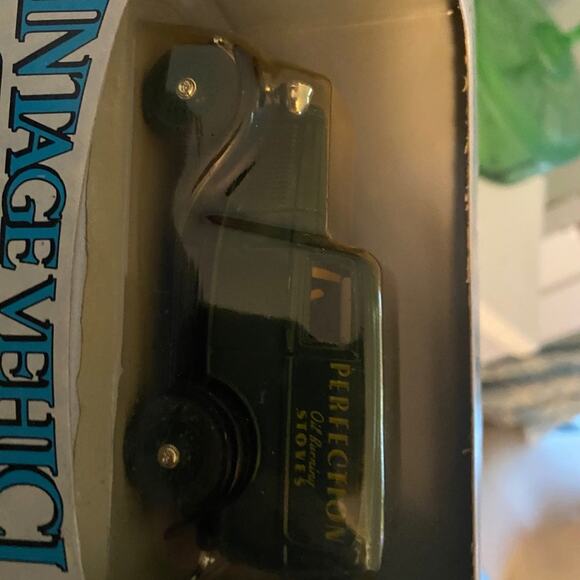 80’s Ertl vintage Vehicles. (A1) - Picture 8 of 10